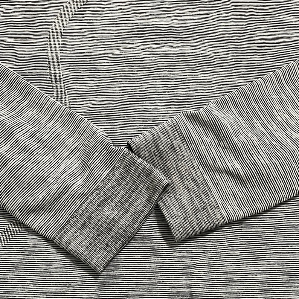 Lululemon Athletica Gray Long Sleeve Tee - Picture 6 of 6